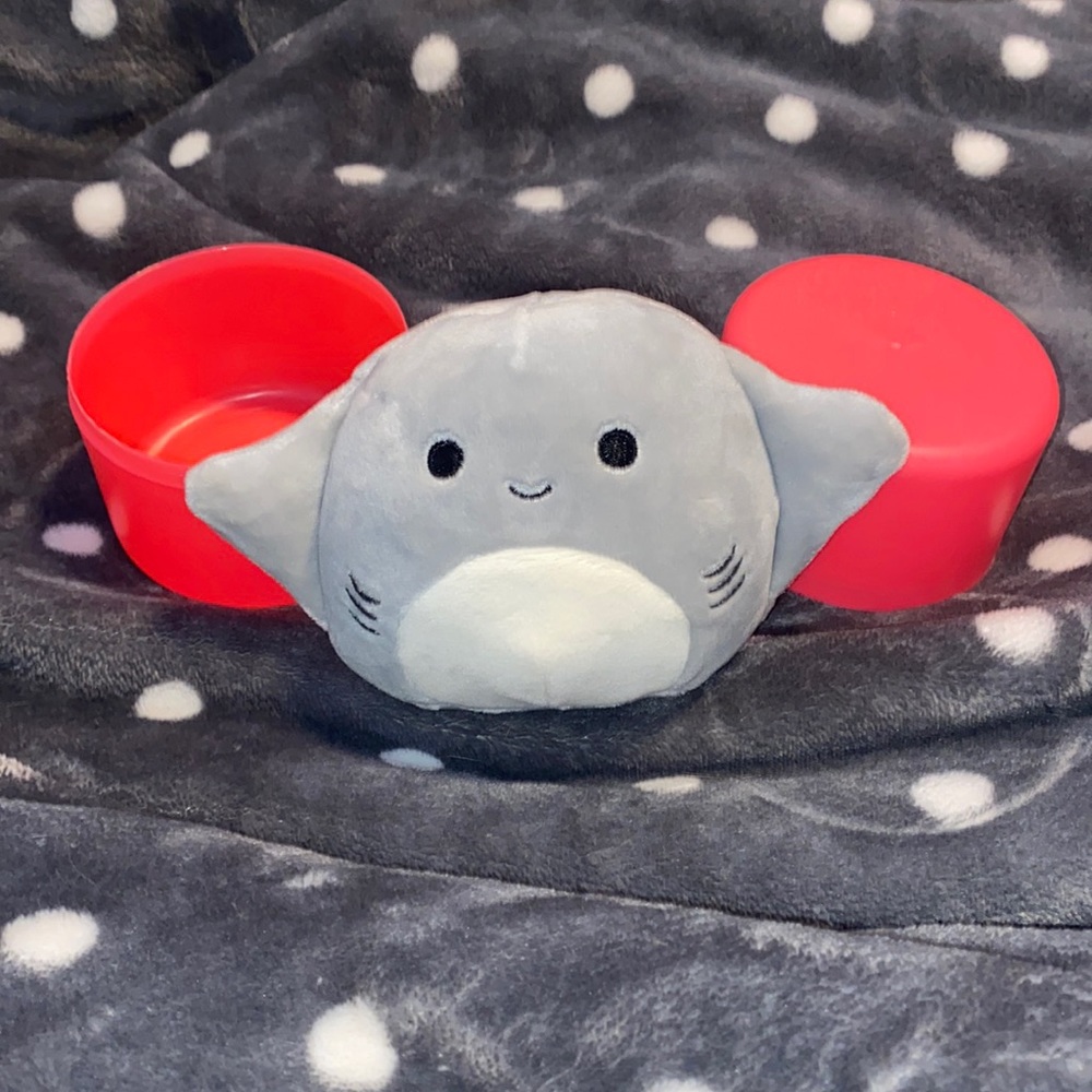 Maggie the Stingray 4” Mystery Capsule Squishmallow